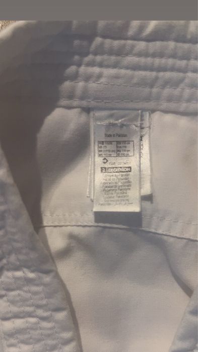 Manusi si costum arte martiale