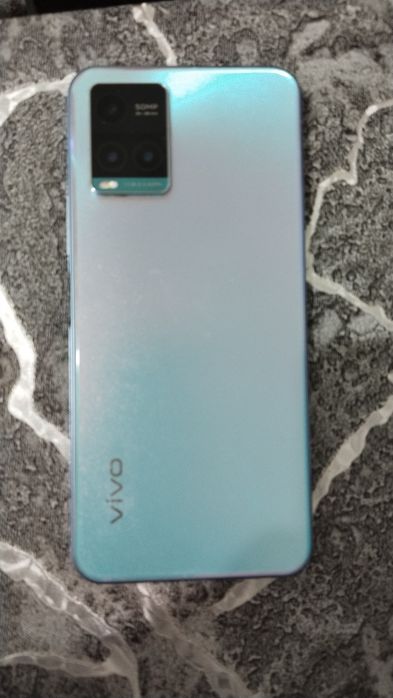 Продается телефон б/у Viv0 Y 33s