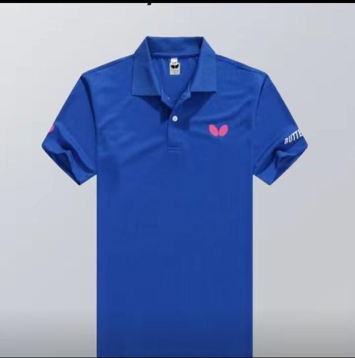 Теннисный форма.