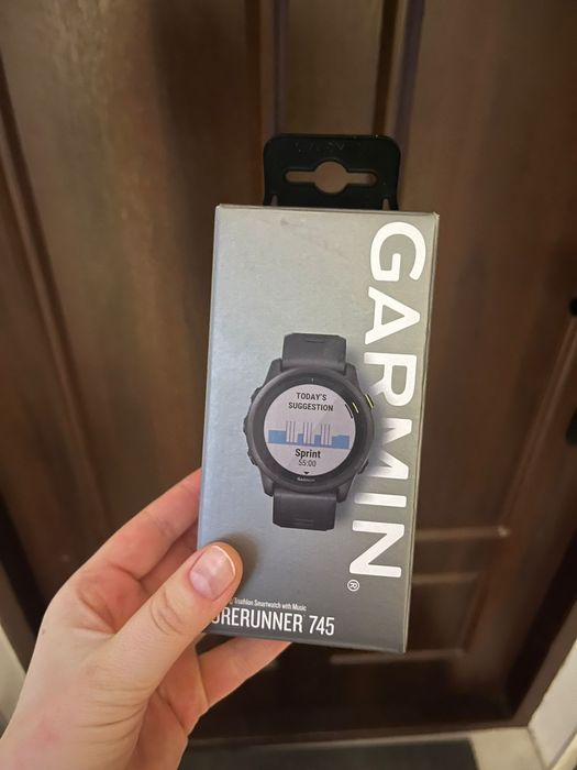Продам Garmin 745