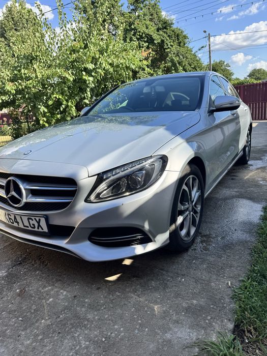 Mercedes-Benz C220