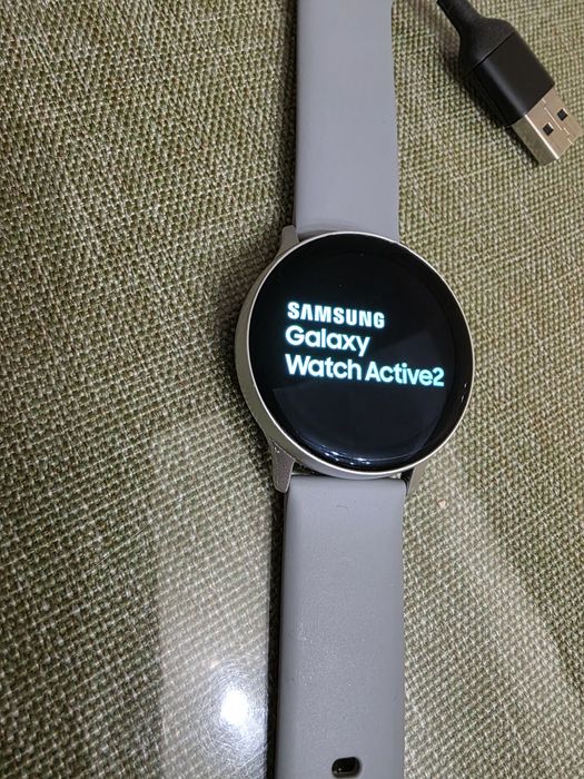 Samsung Galaxy Active 2  часы