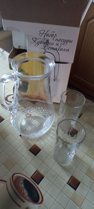 продам тарелки, сервиз( новый)