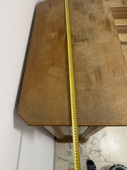 Витрина / секция / шкаф от масив и стъкло