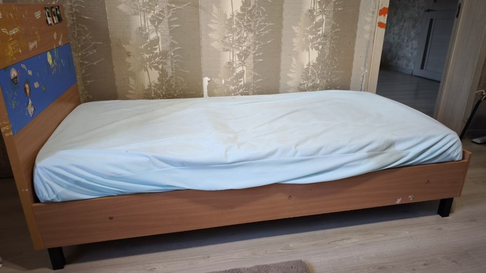 Продам подростковую кровать с матрацем