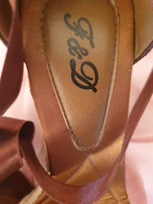 Pantofi din satin roz fuxia 36, noi