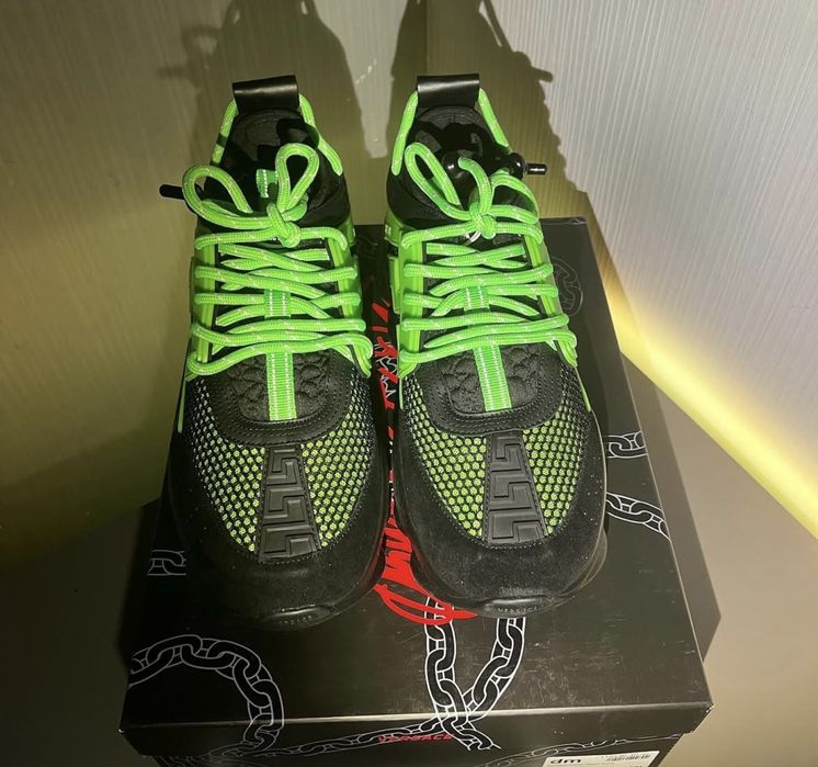 Adidasi versace chain reaction