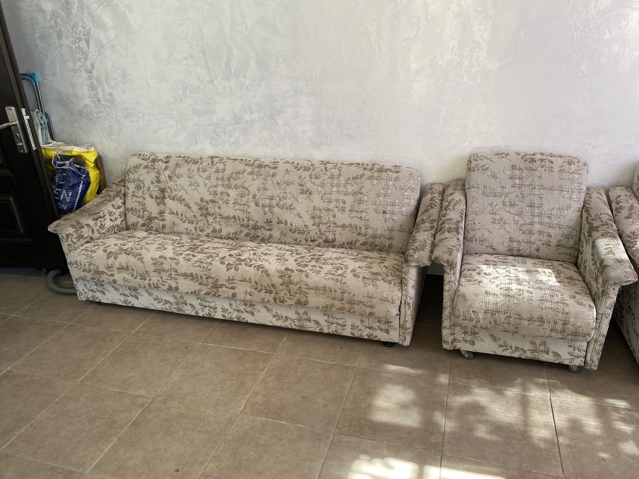 Диван и два кресла