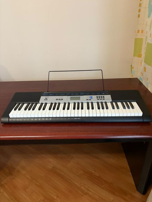 Синтезатор Casio