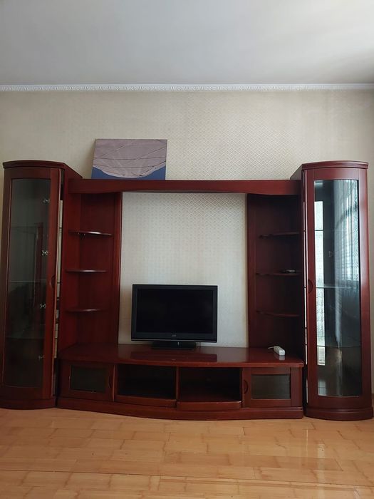 Продам шкаф с витрина и полками 310×47×205 за 200 000Т