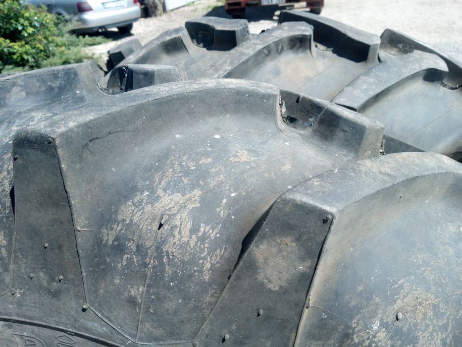 Vând rotii tractor 12.4 R 36