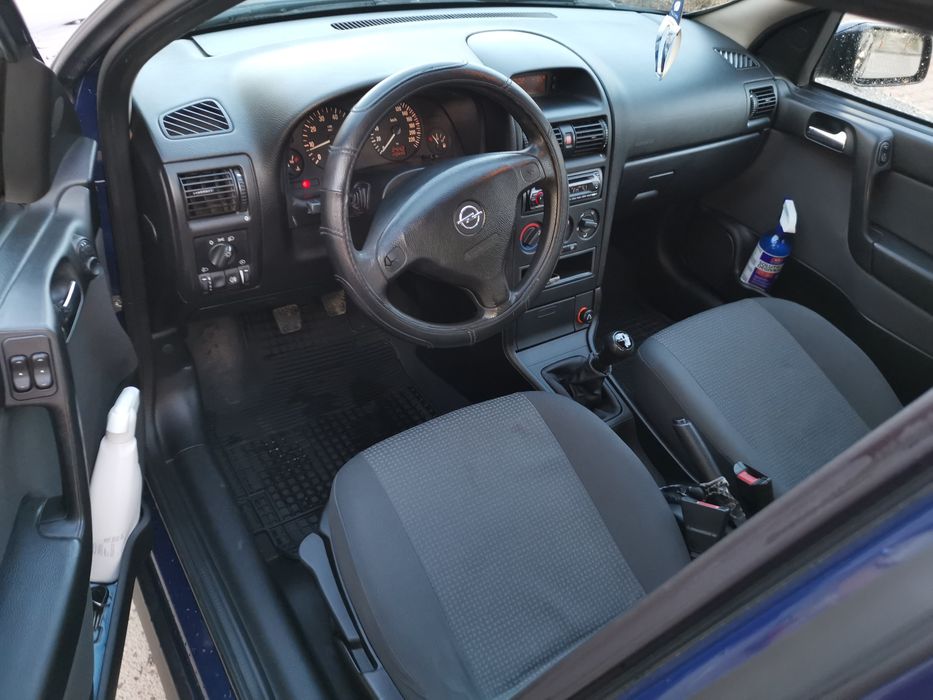 Opel astra G din 2008 de 1,4i benzina 90cp e4 acte la zii pret 1750eu