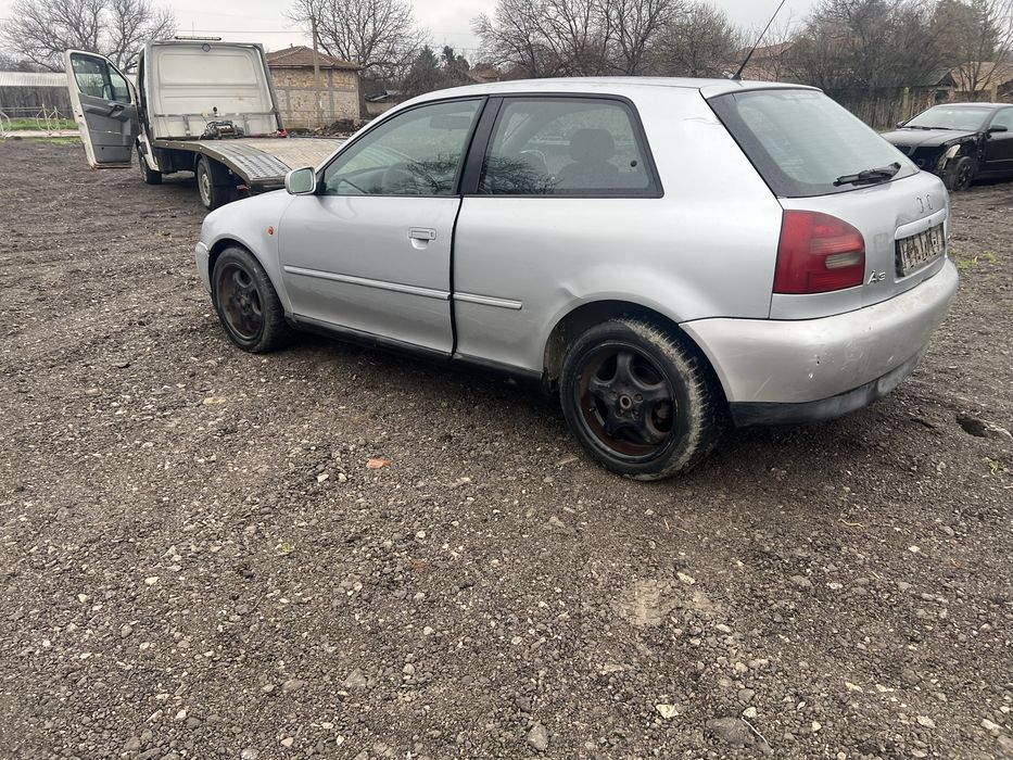 Ауди а3 8л 1.8 125 к.с само на части