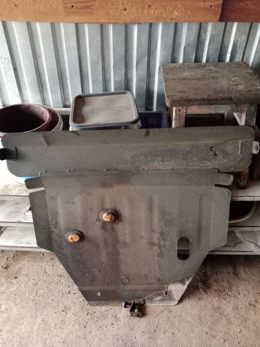 Зашита  паддона железная заводская на мазду кронос