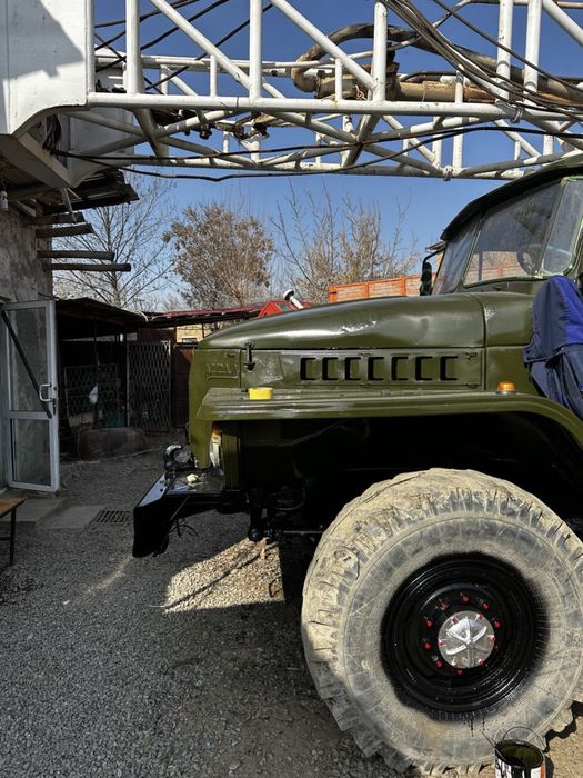 Продаётся буровая установка на шасси УРАЛ