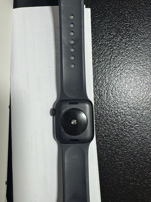 Смарт часовник Apple Watch SE (2nd Generation) GPS 40 mm – Midnight (черен)
