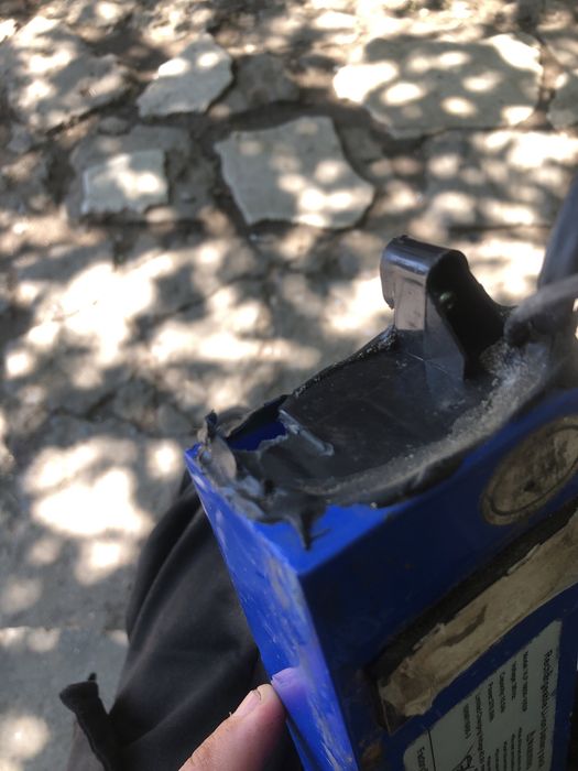 Vand baterie de trotineta electrica e foarte buna doar are rupt locul îla care i bagi surubul car o prinzi de trotineta în rest e Funcționa bilă