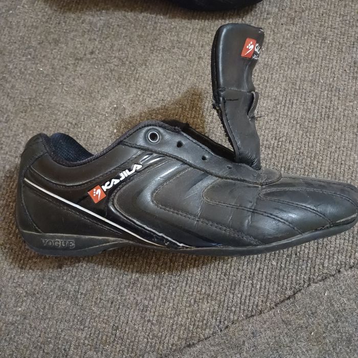 Кроссовки кожаные