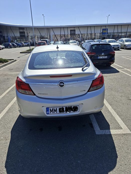 Opel Insignia 2009 – stare bună – pregătită de drum!