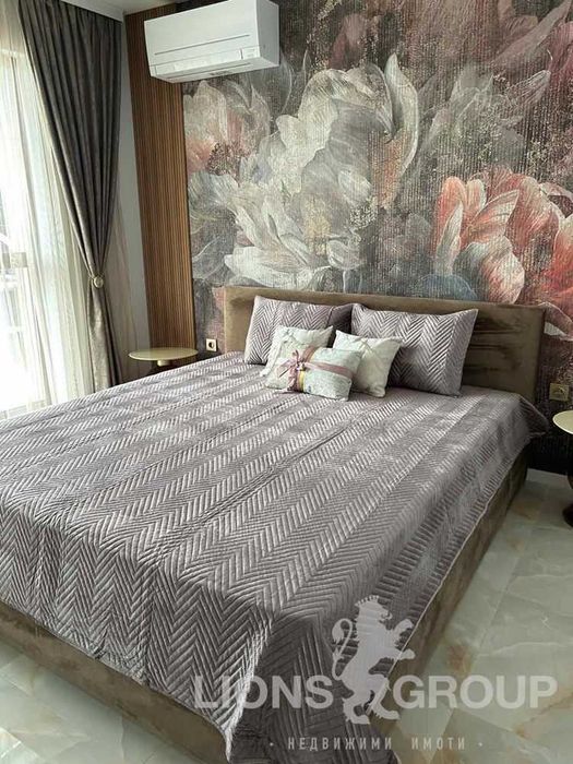 Дава се под наем Тристаен апартамент в Варна, Бриз - 110 кв.м за 1300 € - Снимка #8