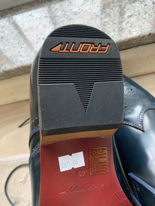 Мъжки обувки естествен лак цвят синьо