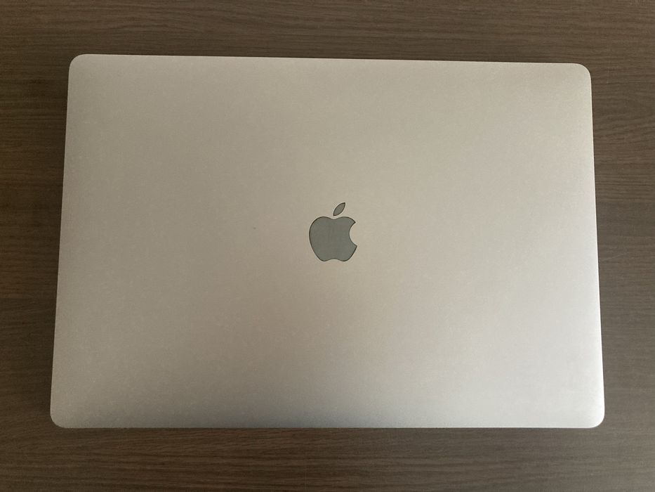 MacBook Pro 15" 2019 2.6GHz 6-Core i7/ 16GB RAM/ 256GB SSD