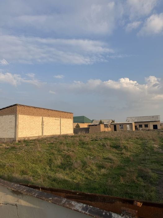 16,5 sotix hovli Sharshara orqasida bitta domni puliga shoshilib qolin