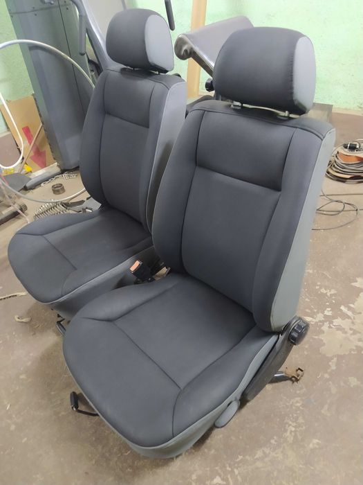 Продам сиденья  Венто. Передние.