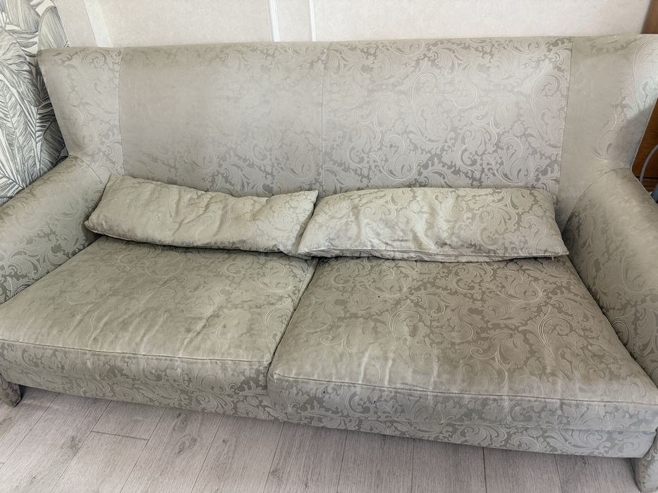 Срочно продам диван