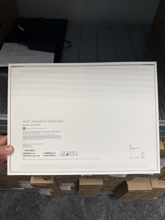 Cutie MacBook Pro 14 inci