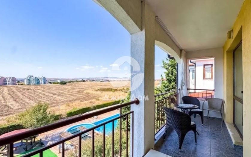 Двустаен апартамент с ГЛЕДКА МОРЕ в к-с „Рутланд Бийч 1“, с. Равда