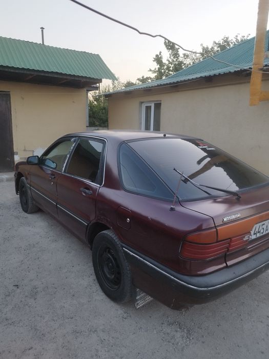 Mitsubishi Galant