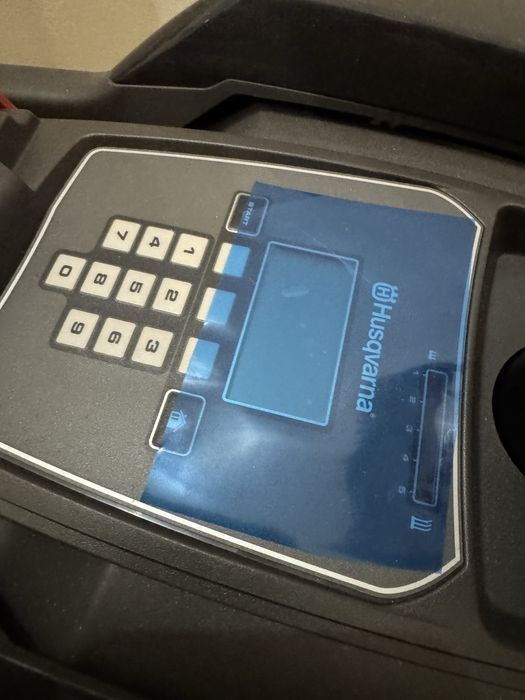 Vand robot gazon Husqvarna 105