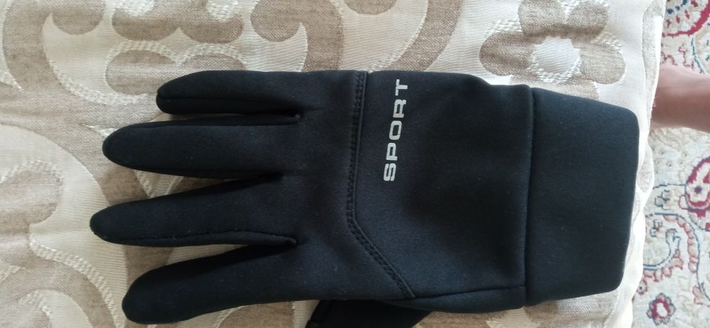 Продам спортивные перчатки