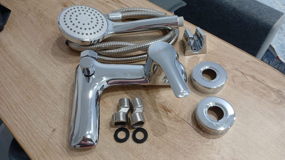 Смеситель для ванны Россинка