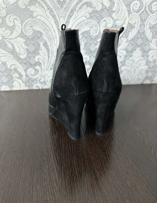 Продам ботильоны кожа