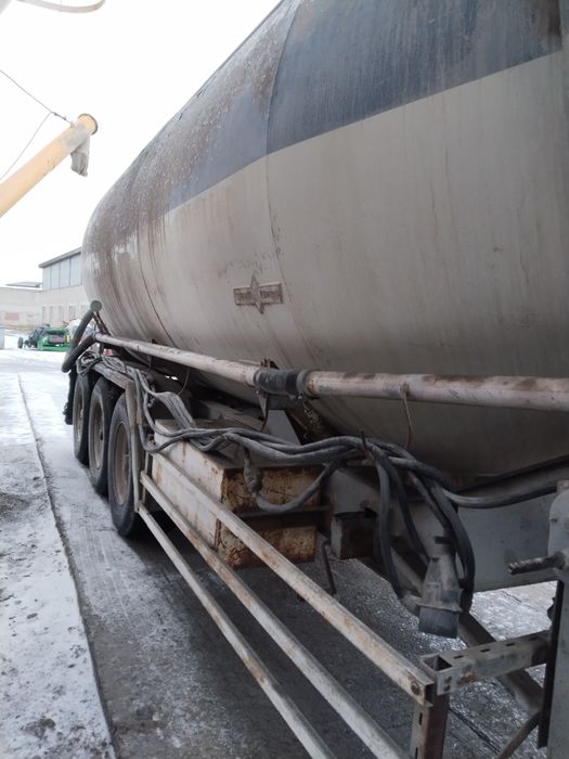 Продам цементовоз  IVECO.