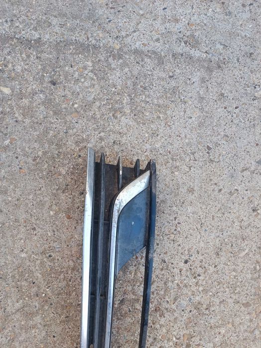 решетка предна броня Passat B7 оригинална,