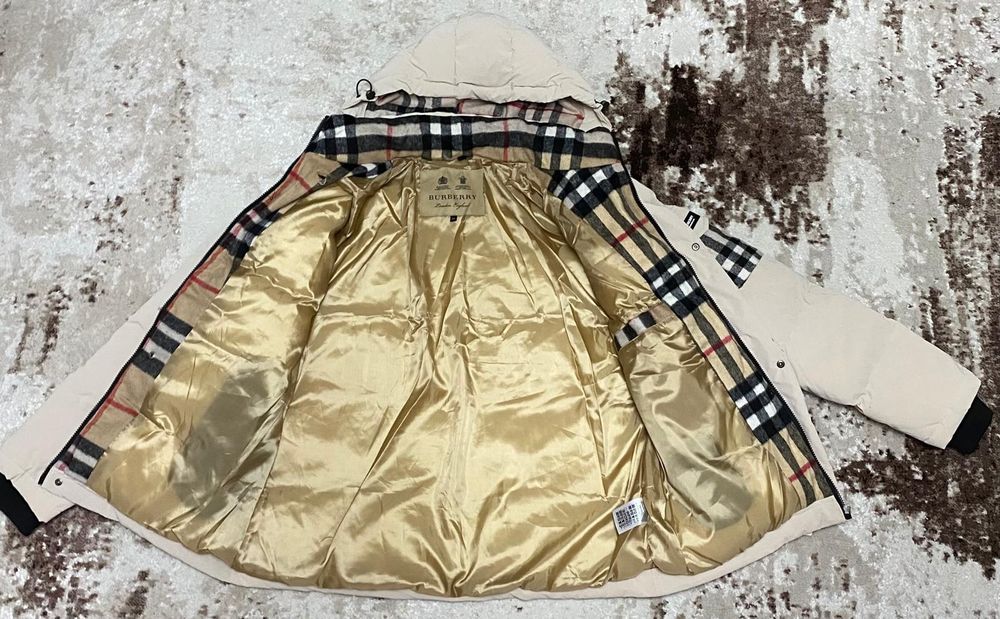 Vând geaca noua de bărbați Burberry