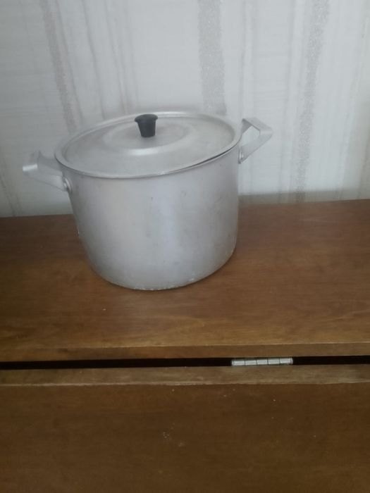 Продам алюминиевую кострюлю