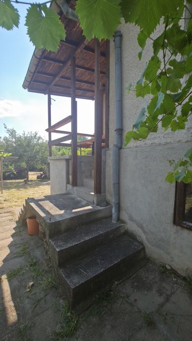 Продава се къща в село Вискяр, община Перник