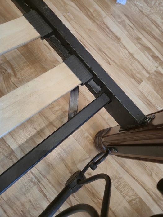 Двуспальная кровать