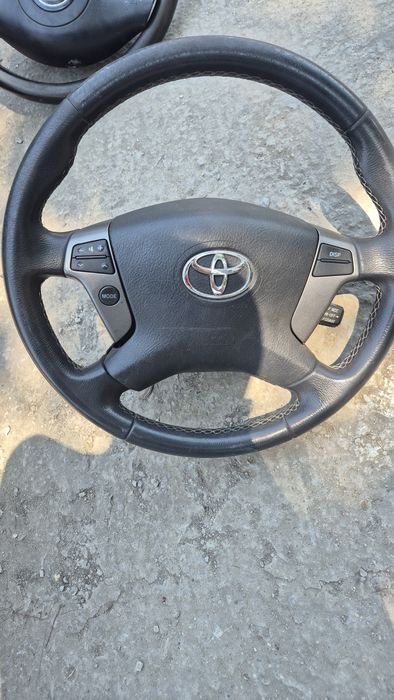 Оригинален Волан за Тойота Авенсис Т25 Фейс 2006- 2009г