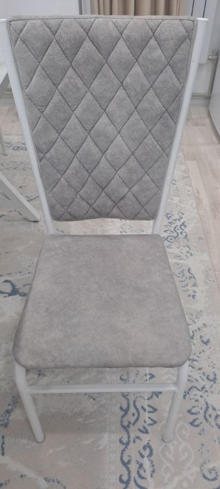 Кухонный стол.     Срочна