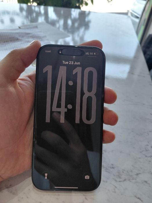 iPhone 16 pro tinniq