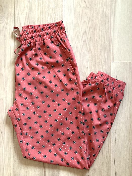 Pantaloni animal print, culori vibrante de primavara