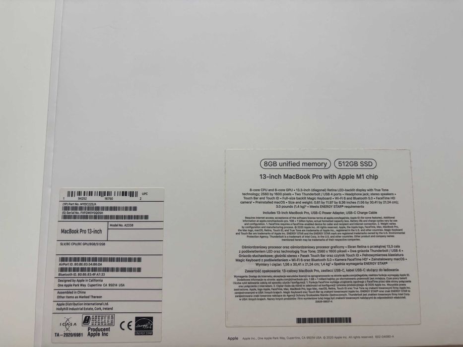 De vanzare MACBOOK PRO 13-inch, 8GB, 512 GB SSD, silver, cutie originala, 2020