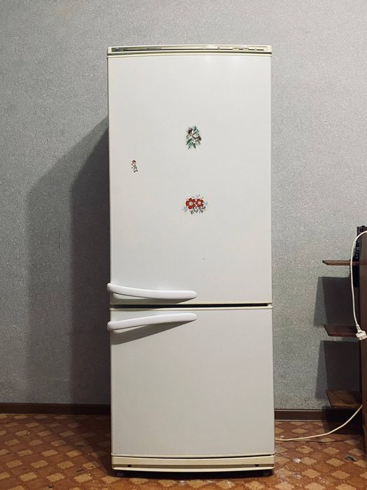 Продам холодильник Атлант