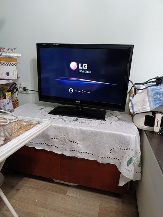 Продам телевизор LG 2012 года