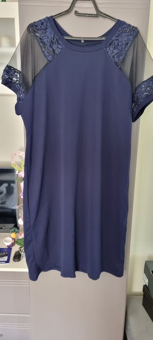 Нова рокля стилна за едри дами